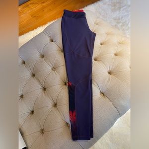 Oakley leggings, size m.